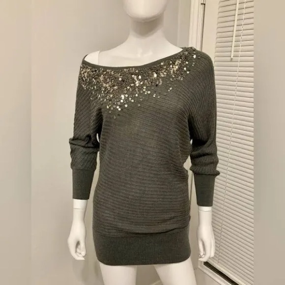 CACHE Dolman sleeve sequence accented sweater - medium - Picture 5 of 6